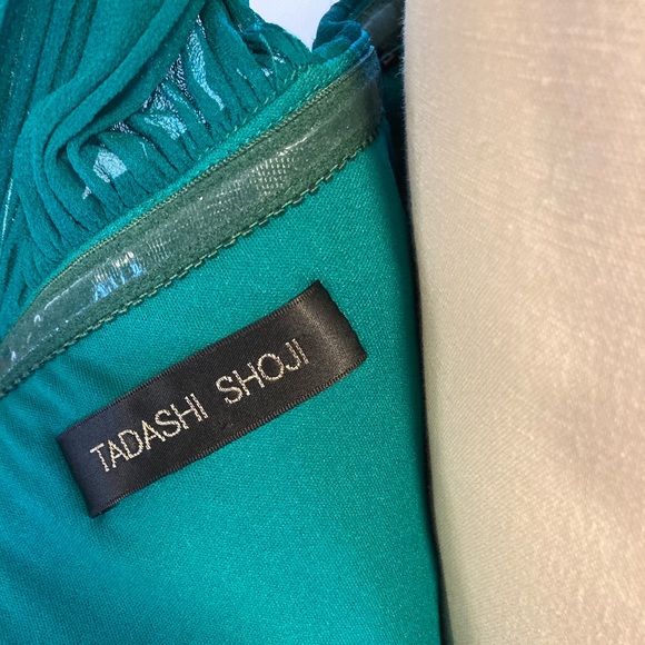 Green silk Tadashi Shoji formal chiffon dress - Picture 6 of 6